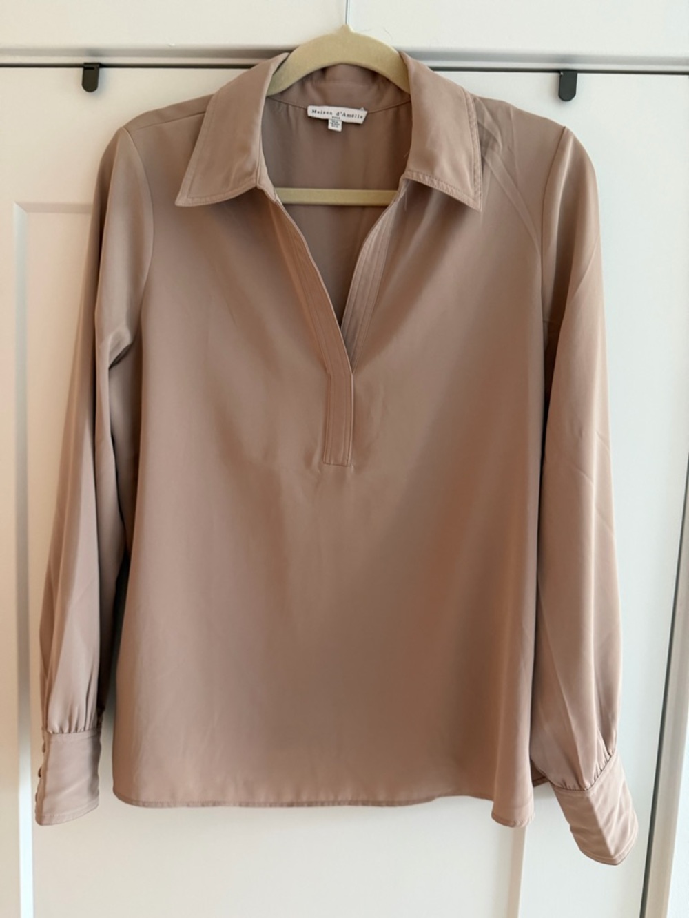 Long-Sleeve Collared Pullover Top in Blush